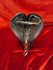 ÇANTA,KALİTELİ İÇİNE PİPO SİGARA-ÇAKMAK VE KARTLARINIZI ALACAK ASKI APARATLI 102