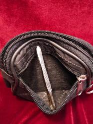 ÇANTA,KALİTELİ İÇİNE PİPO SİGARA-ÇAKMAK VE KARTLARINIZI ALACAK ASKI APARATLI 102