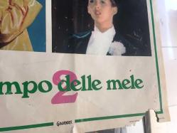 İLİŞKİLER, İtalyanca ORİJİNAL SİNEMA, Film AFİŞİ, (IL TEMPO DELLE MELE 2 - La boum 2) 1982, FİLM AFİŞİ / POSTERİ - BÜYÜK BOY - ORİJİNAL - 66 X 45 cm EBADINDA - Original Turkish Big Size Movie Poster - Claude Pinoteau,  Danièle Thompson, Claude Pinoteau, Claude Brasseur, Brigitte Fossey, Sophie Marceau, Lambert Wilson, Pierre Cosso, Alexandre Sterling, Sheila O'Connor, Alexandra Gonin, Jean-Philippe Léonard, Jean Leuvrais, Claudia Morin, Daniel Russo, Zabou Breitman, Denise Grey, Philippe Aussant, Dominique Bauguil, Christopher Beaunay, Alain Beigel, Michel Bonnet, Marie Bunel, Gérard Cuvier, François Demarle, Jacques Ferri, Laetitia Gabrielli, Laurence Gigon, Olivier Gins, Catherine Griffoni, Robert Dalban, Annette Poivre, Philippe Kelly, Gaëlle Legrand, Lucienne Legrand, Patricia Millardet, Mathieu Rivolier, Nathalie Riqué, Janine Souchon, Anouk Vidal