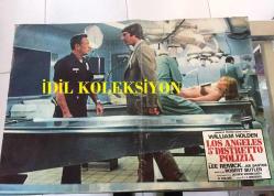 Los Angeles Cinayeti, İtalyanca ORİJİNAL SİNEMA, Film AFİŞİ, (LOS ANGELES 5 DISTRETTO POLIZIA - The Blue Knight) 1973, FİLM AFİŞİ / POSTERİ - BÜYÜK BOY - ORİJİNAL - 65 X 45 cm EBADINDA - Original Turkish Big Size Movie Poster - Robert Butler,  Joseph Wambaugh, E. Jack Neuman, William Holden, Lee Remick, Joe Santos, Sam Elliott, Eileen Brennan, Vic Tayback, Anne Archer, Lucille Benson, Ja'net DuBois, 	Mario Roccuzzo, Jamie Farr, David Moody, Gloria LeRoy, Richard Collier, Kenneth Wolger, George DiCenzo, Raymond Guth, Emile Meyer, Ernest Esparza III, John Quade, Janit Baldwin, Arell Blanton