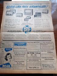 Yeni İstanbul Gazetesi - 8 Ekim 1952 - Kore'de Harp Veya Sulh Bugün Kararlaştırılacak - İran'ın Cevabi Notası - İsmet İnönü'nün Dokunulmazlığını Kaldırmak İçin Bir Müracaat - Aksaray Ve Civarında 38 İçkili Yer Kapatılıyor - Kerim Ömer Çağlar - Denizlerin Efesi Gazi Umur Paşa Yazan Tevfik İnci Yazı Dizisi - Milli Eğitimden Amerika'ya Bir Heyet Gidiyor - Muhalefet Partileri Ve Yunan Kralı Paul - Amerikan Seçiminde Eisenhower Ve Truman Rekabeti - Binbir Gece Masalları Güzel Hasan Çeviren Reşad Nuri Darago - Ulaşılamayan Şehir Artvin - Hınıs'ta İlk Defa At Sergisi - Ronson Dünyanın En Güzel Çakmağı - Yıldızların Toplandığı Cannes Şehrinde - Profesyonel Ligdeki Takımlara Bakış - Prodent Diş Macunu - Roja Briyantin - PYE Radyo - Başbakan Adnan Menderes - Manisa'da Dünkü Hadiseler