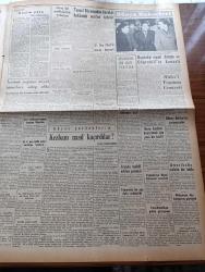 Yeni İstanbul Gazetesi - 12 Kasım 1952 - Akdeniz Manevraları Bugün Bitiyor - Kore'de Gene Şiddetli Çarpışmalar Oluyor - İsrail Cumhurbaşkanı Profesör Weizman'ın Vefatı Dolayısıyla Vali Fahrettin Kerim Gökay'ın Taziyesi - Ruslara Casusluk Eden Er İlhan Aysungur 10 Sene Hapis Yatacak - Demokrat Parti Grubunun Dün Yaptığı Mühim Toplantı - Büyük Kardeşim Atatürk Anlatan Makbule Atadan Yazı Dizisi - Denizlerin Efesi Gazi Umur Paşa Yazan Tevfik İnci Yazı Dizisi - Azınlık Okullarında Çalışan Öğretmenler - Bugünkü Siyasi Durum Ve Churchill'in Kanaati - Hitler'i Yaşatma Cemiyeti - İkinci Bir Sağırlar Okulu -  Hikaye Baban Görmesin Yazan Mehmed Davaz Yazı Dizisi - Enstitü Mezunu Bir Terzimiz Ne Diyor - Çapamarka - Magic Chef Sobaları - Gripin - Pilli Luxor Radyo