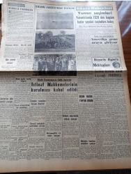 Yeni İstanbul Gazetesi - 14 Kasım 1952 - Seferihisar'ın Doğanbeyli Koyundaki Müttefik Manevraları Sona Erdi - Alman İsrail Anlaşmasına Karşılık Araplar Alman Mallarını Boykota Başladı - Birleşmiş Milletler'de Şüpheli Bir İntihar - Yunanistan Seçimi - İstinaf Mahkemelerinin Kurulması Kabul Edildi - Cumhurbaşkanı Celal Bayar'ın Tetkikleri - Güney Avrupa Müttefik Kuvvetleri Başkomutanı Amiral Carney - Büyük Kardeşim Atatürk Anlatan Makbule Atadan Yazı Dizisi - Denizlerin Efesi Gazi Umur Paşa Yazan Tevfik İnci Yazı Dizisi - Pakistan Kültür Heyeti Geldi - Uçan Daire Yapan Adam Rudolf Schriever - Marguerite Higgins'in Mektupları - Hikaye Baban Görmesin Yazan Mehmed Davaz Yazı Dizisi - Konya Şeker Fabrikası Hazırlıkları - Tarihi Sanat Eserlerimiz Yine Türbeler - Anadolu'da Yaşamış Bir İtalyan Prensesi Belgiojoso'nun Hayatı - Fenerbahçe Takımına Alınan Yeni Oyuncuların Tecrübesi - Macar Futbolcu Stefan Szobel