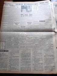 Yeni İstanbul Gazetesi - 11 Mayıs 1955 -  Fransız Futbolunu Altüet Eden Karar - Jawa Motosikletleri -Papagos'un Kıbrıs'a Dair Yeni Hezeyanları - Demokrat Parti Grubunun Dün Belediye Seçiminin Tehirine Karar Verdi - Irak Kralı Faysal 15 Haziran'da Geliyor - Mustafa Nermi - Orgeneral Nureddin Baransel'in Yüksek Askeri Şura'ya Nakledileceği Şayiaları Kuvvetlendi - Başvekil Adnan Menderes Ankara'ya Gitti - Ankara'da Bir Kadın İki Başlı Çocuk Doğurdu - Çiçek Bayramında Enformasyon Bürosu - Batılıların Sovyetlere Verdiği Notanın Metni - Ankara Yeni Kolej Talebelerinin Spor Gösterisi - Joan Crawford Evlendi - Pakistan Afganistan Anlaşmazlığı - Ankara Radyosu - Hüseyin Avni Şanda - Saadet Bekçisi Yazan Zeliha Harun - Kıbrıs Kara Bulutlar Altında Yazan Fikret Adil - İstanbul Kütüphaneleri Sahaflar Çarşısı - Ramses'e Ait Heykel Köprüden Geçiriliyor - Fenerbahçe Basketbol Takımı Kaptanı Muhtar Sencer - Victor Hugo'nun Misali