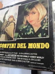 MACERACILAR, İtalyanca ORİJİNAL SİNEMA, Film AFİŞİ, (AVVENTURIERI AI CONFINI DEL MONDO - High Road to China) 1983, FİLM AFİŞİ / POSTERİ - BÜYÜK BOY - ORİJİNAL - 66 X 45 cm EBADINDA - Original Turkish Big Size Movie Poster - Brian G. Hutton, Jon Cleary, Sandra Weintraub, S. Lee Pogostin, Tom Selleck, Bess Armstrong, Jack Weston, Wilford Brimley, Robert Morley, Brian Blessed, Cassandra Gava, Michael Sheard, Lynda La Plante, Timothy Carlton, Shayur Mehta, Terry Richards, Jeremy Child, Peter Llewellyn Williams, Dino Shafeek, Robert Lee, Peggy Sirr, Anthony Chinn, Chua Kah Joo, Ric Young, Simon Prebble, Daniel Clucas, John Higginson, Timothy Bateson
