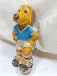 O10---1970'LER FUBOLCU KÖPEK-MASKOT