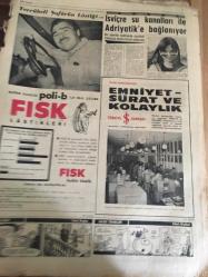 YENİ SABAH GAZETESİ 30 HAZİRAN 1964 YIL :27 SAYI :9086---İnönü ,İngilizlere  artık  fedakarlık yapamayız dedi -- Makarios çizdiği yoldan ayrılmıyor --Senede 200 bin ton  buğday ziyan oluyor --Lübnan 'na  çocuk kaçıran  şebekenin  izi  bulundu ---Grivas Türkiye 'ye  ne vereceğini  açıklamadı --Altay Kupa Finalini  Oynamayınca :Sarı -Kırmızılılar  Hükmen Galip Geldi  Galatasaray Şampiyon  --Altay durumu  FIFA ve UEFA 'ya  aksettirdi ---Turgay  Bülent  K. Ahmet  Satışını İstedi --Kasımpaşalı  14 Futbolcu  Ceza Aldı --Aydemir için  Askeri  Yargıtaya  başvurulmadı --Atina dolambaçlı yollarla  Ada 'yı  ele geçirmek istiyor --Profesörler  grev yaparsa  1 yıl  için  Üniversite  kapatılacak --Rumlar Türklere ateş açtı --