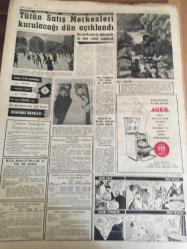 YENİ SABAH GAZETESİ  25 HAZİRAN 1964 YIL:27 SAYI :9081---İnönü ,Washington 'dan  ümitli ayrıldı --Kıbrıs da kanlı savaş  bir tepe el  değiştirdi --18 metrekarelik yerde  tam  dört büro açıldı --Bir  hacı  48 günde  yurda  yaya döndü --Tütün Satış  Merkezleri Kurulacağı  Dün Açıkladı --Burteçin :Kupayı  kazansak  bile almayacağız  diyor---Ordu Takımımız Bugün  Fransa  ile Karşılaşıyor ---Galatasaray  Bahri Satışını İstedi --İnter'li  on bir  futbolcuya altın  madalya veriliyor ---Azizoğlu 'nun  sorumsuz olduğu  kabul  edildi --