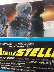 Yıldızların Gerisindeki Gözler, İtalyanca ORİJİNAL SİNEMA, Film AFİŞİ, (Occhi dalle stelle) 1978, FİLM AFİŞİ / POSTERİ - BÜYÜK BOY - ORİJİNAL - 64 X 46 cm EBADINDA - Original Turkish Big Size Movie Poster - Mario Gariazzo, Robert Hoffmann, Nathalie Delon, Martin Balsam, Sherry Buchanan, Victor Valente, Sergio Rossi, Mario Novelli, Franco Garofalo, Carlo Hintermann, Giovanna De Luca, Bruno Di Luia, George Ardisson, Franco Beltramme, Tom Felleghy, Cesare Nizzica, Eolo Capritti, Giovanni Cianfriglia, Massimo Ciprari, Mario Erpichini, Fulvio Mingozzi, Alex Partexano
