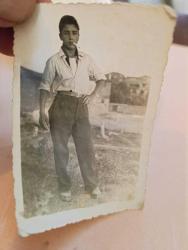 KRT122----SİGARA İÇEN GENÇ ADAM FOTOĞRAF