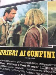 MACERACILAR, İtalyanca ORİJİNAL SİNEMA, Film AFİŞİ, (AVVENTURIERI AI CONFINI DEL MONDO - High Road to China) 1983, FİLM AFİŞİ / POSTERİ - BÜYÜK BOY - ORİJİNAL - 66 X 45 cm EBADINDA - Original Turkish Big Size Movie Poster - Brian G. Hutton, Jon Cleary, Sandra Weintraub, S. Lee Pogostin, Tom Selleck, Bess Armstrong, Jack Weston, Wilford Brimley, Robert Morley, Brian Blessed, Cassandra Gava, Michael Sheard, Lynda La Plante, Timothy Carlton, Shayur Mehta, Terry Richards, Jeremy Child, Peter Llewellyn Williams, Dino Shafeek, Robert Lee, Peggy Sirr, Anthony Chinn, Chua Kah Joo, Ric Young, Simon Prebble, Daniel Clucas, John Higginson, Timothy Bateson