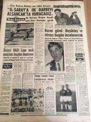 YENİ SABAH GAZETESİ  17 HAZİRAN 1964 YIL :27 SAYI :9073--Muhalefet  ,İnönü 'ye güven oyu  vermeyecek --Almanya 'dan  oto tekne  ile döndü --Cebesoy  ,AP 'liler  teklif yapmadı --İlkokul  diploması  bulunmayan  çocuklarına miras bırakmadı --Papaandreu  24 Haziran da  Amerika ya gidiyor --Arap Devletleri Başkanları Eylül de Yeniden Toplanıyor --Küçük sanatçının  büyük başarısı  :Hayfa da Ayşecik  Filmleri :İsrailliler  Filmlerine Karşı  Büyük Rağbet Gösteriyorlar--Sinema : Atlas: Kanunsuz Kraliçe ,İnci :Bücür ,Emek :Kırmızı Dudaklar ,Şarkın Sıcak Geceleri ,Konak :Aşka Davet ,Lüks :Volga Mahkumları ,--Altay Başkanı  Burçetin  yine  iddialı konuştu :Galatasaray 'a ilk darbeyi  Alsancak ta vuracağız --- Karar Günü  :Beşiktaş  'ın  itirazı  bugün  incelenecek --İkinci Milli Lige Terfi  Maçları  Bugün Başlıyor --Türkiye Amatör  Futbol  Şampiyonası  Maçları --