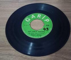 NEŞET ERTAŞ-BENDEN AYRI GEZERSEN