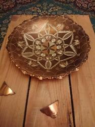 kalem işçilik ile süslü bakır meyvelik (3 ayaklı fakat 2 ayagı kırık, foto da mevcut)