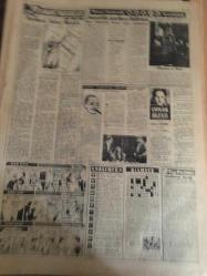 YENİ SABAH GAZETESİ 4 EYLÜL 1959 YIL :22 SAYI :7364--OEEC Heyeti Dış Ticaret  Durumunu İnceledi --Dün  gece Tophane  de feci bir trafik kazası oldu --D.P Genel İdare Kurulu  2 Mühim Toplantı Yaptı --Kahve kaçakçılarının  duruşması başladı --Diyarbakır da bir gazete Kürtçe şiir yayınladı --Ankara da yeni  bir  döviz kaçakçılığı --Kızıllar Hint Topraklarına Girmeye Devam Ediyor --Faik Gökay  icabında  oyuncu  değişmesini  men ederiz  dedi --İsmail  dün  Galatasaray  antrenmanına  katıldı --Balkan güreş  karması  Rusya ile karşılaşacak-- Milli ligin  20 Takımı :Şekerhilal --Bisiklet  Yarışını  M.Ertan  Kazandı --Su topu  maçında Moda İ.Y.i  ile  berabere kaldı --