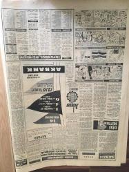 YENİ SABAH GAZETESİ  2 EYLÜL 1959 YIL :22 SAYI :7362--Nihat Erim  dün  kimseye taviz vermeyeceğiz  dedi ---OEEC Heyeti  Ankara 'ya  geldi --Çin İstilası liderleri  arasında  ihtilaf yarattı --Korgeneral  Suphi Göker Vefat Etti --İzmir de ki dolar  kaçakçılığını  ile  ilgili  dava enteresan  bir safhada --İthal malı  ham madde  fiyatlarında indirmeler  yapılacak ---Diyarbakır da D.P  Teşkilatında  kaynaşmalar---Beş trafik kazasında  iki ölü ,altı yaralı var--İzmir de ki  dolar kaçakçılığı  ile ilgili dava enteresan  bir safhada --Otomobil  ithalatını  sekiz  firma  yapacak --Fenerbahçe -Kasımpaşa  ve I.Spor --Feriköy  karşılaşıyor ---Almanya da ameliyat  olan  Agah Erozan  dün  geldi --A.Güre  Selma 'nın M.Sporda ki lisansı  gayrinizamidir  diyor --