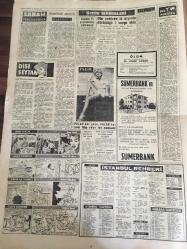 YENİ SABAH GAZETESİ  31 AĞUSTOS 1959 YIL :22 SAYI :7360--Ankara da ki  törende 2 jet  uçağımız  çarpıştı --30 Ağustos Bayramı  Heyecanla Kutlandı --hariciye vekili  dün Paris e  gitti --Bakteriyolog  Ragıp  Refik  Güran 'ı  kaybetti --Komünist Çin Tehlikesi  Karşısında  Hindistan  ile Pakistan Anlaşıyor --Sulh  için  Eisenhower  ve  MacMillan  dua  etti --Callas bir film için  500 bin  dolar  alacak --Güzel oynayan  Beşiktaş  Vefa 'yı  farklı  yendi :4-1 --İstanbul  Spor  ,Kasımpaşa 'yı  tek  golle  mağlup etti --Ankara da Galatasaray  Ş.Hilal 'e 1-0  galip geldi --Göztepe ,A.Ordu  ile Berabere kaldı :0-0--Fenerbahçe ,Güven Spor  karşısında  iyi oynayamadı --