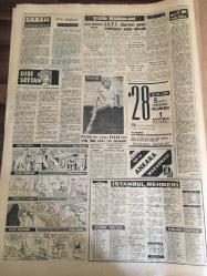 YENİ SABAH GAZETESİ  29 AĞUSTOS 1959 YIL :22 SAYI :7358---Kızıl Çin dün Hint Topraklarına Girdiler --İstiklal Harbinde çekilen  filmin  İnönü 'ye ait kısımları  çıkarılmış --Eisenhower  Kraliçe  Elizabeth 'le  görüştü ---Ankara yangının bilançosu :77 bina -İETT İdaresi  Yeni Otobüsler  Satın Alacak --Sinemalar :Alkazar :Ali Baba Hindistan da ,Atlas :İntikam Bayrağı ,Çınar :Üç Şeytanlar ,Küçük Emek: Sarışın Yosma, Lale :Cennet Adası ,Emek : Aşk ve Ekmek ,Muhabbet Gülüşü ,--Tedavüldeki para 21 yılda 20 misli  arttı--Emek Sineması :Çöl Melikesi ,İkimiz Paris te,Monte Karlo Kumarbazı ,Kırmızı Gecelikli Kadın ,İhtiras Cinayeti ,Sırtımdaki Maymun  ,Bazıları Sıcak Sever ,--İşçi Bankası Tasarısı Hazır --Sinema :Festivaller --Spilit 'de dün  8 galibiyet  aldık --Fenerbahçe  -Feriköy ,Karagümrük  Adalet  Karşısında  Favoridir --Galatasaray  Ankara 'da Amatör  Karma İle Oynuyor ---