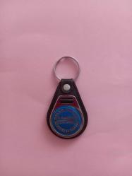 Anahtarlık Üzerinde Lassa Araç Lastikleri ve Özlen Ticaret reklamı vardır.9cm*4.5cm Hıç kullanılmamıştır.