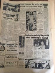 YENİ SABAH GAZETESİ  21 AĞUSTOS 1959 YIL :22 SAYI :7350---Dış Ticarette Süratle Liberasyon  Gidilecek --Türk -Alman Temaslarının  İkinci Kısmı  Bugün Başlıyor --Feci Kaza :Bonn Ataşemiz  ağır yaralandı  ,oğlu  öldü --Bu yıl Mekke de  binlerce hacı  yollarda  ölmüş --Bir  ateşçi  elli  milyon  liralık  servetin varisi ---Turizm de  kalkınmaya  çok ihtiyacımız var --Trafik kazaları  bir yılda  484 milyon lira zarara  sebep  oluyor --Favori Tenisçi  Vermaak  Elendi --Fenerbahçe  Gürcanın  satış  bedeline  itiraz  ediyor ---Vefa  ,Yeşildirek 'le  berabere kaldı --Lucas  Türk  sporu  eli bir  devdir  diyor --Beşiktaş bu akşam Ankara 'ya gidiyor --