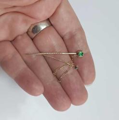 Antika Victorian 10 Ayar Altın Yeşil Garnet Taşlı Pelerin İğnesi Yaka İğnesi