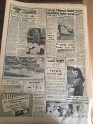 YENİ SABAH GAZETESİ 13 KASIM 1959 YIL:22 SAYI :7434---İnönü Tekrar İktidara Gelirsek Vatandaş Huzura Kavuşacak  Dedi --Beyaz Sarayın Sözcüsü Hagerty  Bugün Geliyor --Vali Foot 'un Affettiği  Üç Türk  Denizcisi  Ankara da --45 Amerikalı  Havacının İzmir Nato Karargahındaki  Vazifelerine  Son Verildi --Sanayi Odasında Meslek  Komiteleri  Seçimi Yarın--Bir petrol  şirketi  tanker  inşa etti --İlk Feza Yolcusu Kadın Mı Olacak ?--Karagümrük ,Fenerbahçe'yi  2-0 mağlup  etti --B.Eken Daha Farklı Kazanabilirdik  dedi ---Yetkiner  ,Bölge  Müdürü Hakkında Tahkikat Açtı --