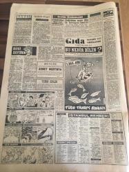YENİ SABAH GAZETESİ  11 KASIM 1959 YIL :22 SAYI :7432--Kıbrıs da Anayasa İhtilafı  Halledildi --Eisenhower  'ın  oğlu  ile sözcüsü Ankara 'ya geliyor --Aziz Atatürk 'ü  Milletçe Andık --Adapazarı  da  Odalar Seçimini  CHP Kazandı --Cüneyt  Gökçer  Tiyatro  Sevgisi Artıyor  Dedi ---Bandırma da protesto  toplantıları  yapılıyor --Elektrikten  sonra dün  hava gazı da kesildi --Belediye fakir halk için  blok  apartman yaptıracak --Nice Antrenörü  Luciano  Mithat paşa dan  korkuyor --Beşiktaş -K.Paşa ,Feriköy -Beykoz --Kavrakoğlu Nasihat Etti --Milli Ligin  Tehir Maçı  :Fenerbahçe  -K. Gümrük Yarın Karşılaşıyoruz--