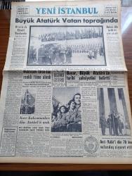 Yeni İstanbul Gazetesi - 11 Kasım 1953 - Büyük Atatürk Vatan Toprağında - Atatürk Ebedi Yurdunda - Ankara Dün Tarihi Bir Gün Yaşadı - Anıtkabir'de Muhteşem Tören Dün Renkli Filme Alındı - Kore Kahramanları Dün Atatürk'ü Andı - Cumhurbaşkanı Celal Bayar'ın Anıtkabir'de Dünkü Nutku - Anıtkabiri Dün 70 Bin Vatandaş Ziyaret Etti -  Yabancı Gözüyle Atatürk'ün Ölümünün 15. Yıldönümü Yazan Profesör Michael Grant - Kral İbnisuud İçin Arap Memleketlerinde Matem - Beşiktaş Ve Emniyet Takımları Karşı Karşıya - Eski Şehremini Emin Erkul - Ankara Radyosunu Dinlerken - Ayten Çankaya Puro Tuvalet Sabunlarını Tavsiye Ediyor - Orion Radyoları - Anıtkabir'deki Törenden Resimler - Electro Düdüklü Tencereleri - Büyük Kurtarıcı Atatürk'ün Defin Tutanağı - Air France - Yapı Kooperatifleri Miktarı Çoğalıyor