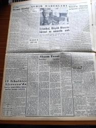Yeni İstanbul Gazetesi - 11 Kasım 1953 - Büyük Atatürk Vatan Toprağında - Atatürk Ebedi Yurdunda - Ankara Dün Tarihi Bir Gün Yaşadı - Anıtkabir'de Muhteşem Tören Dün Renkli Filme Alındı - Kore Kahramanları Dün Atatürk'ü Andı - Cumhurbaşkanı Celal Bayar'ın Anıtkabir'de Dünkü Nutku - Anıtkabiri Dün 70 Bin Vatandaş Ziyaret Etti -  Yabancı Gözüyle Atatürk'ün Ölümünün 15. Yıldönümü Yazan Profesör Michael Grant - Kral İbnisuud İçin Arap Memleketlerinde Matem - Beşiktaş Ve Emniyet Takımları Karşı Karşıya - Eski Şehremini Emin Erkul - Ankara Radyosunu Dinlerken - Ayten Çankaya Puro Tuvalet Sabunlarını Tavsiye Ediyor - Orion Radyoları - Anıtkabir'deki Törenden Resimler - Electro Düdüklü Tencereleri - Büyük Kurtarıcı Atatürk'ün Defin Tutanağı - Air France - Yapı Kooperatifleri Miktarı Çoğalıyor