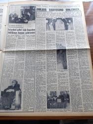 Yeni İstanbul Gazetesi - 11 Kasım 1953 - Büyük Atatürk Vatan Toprağında - Atatürk Ebedi Yurdunda - Ankara Dün Tarihi Bir Gün Yaşadı - Anıtkabir'de Muhteşem Tören Dün Renkli Filme Alındı - Kore Kahramanları Dün Atatürk'ü Andı - Cumhurbaşkanı Celal Bayar'ın Anıtkabir'de Dünkü Nutku - Anıtkabiri Dün 70 Bin Vatandaş Ziyaret Etti -  Yabancı Gözüyle Atatürk'ün Ölümünün 15. Yıldönümü Yazan Profesör Michael Grant - Kral İbnisuud İçin Arap Memleketlerinde Matem - Beşiktaş Ve Emniyet Takımları Karşı Karşıya - Eski Şehremini Emin Erkul - Ankara Radyosunu Dinlerken - Ayten Çankaya Puro Tuvalet Sabunlarını Tavsiye Ediyor - Orion Radyoları - Anıtkabir'deki Törenden Resimler - Electro Düdüklü Tencereleri - Büyük Kurtarıcı Atatürk'ün Defin Tutanağı - Air France - Yapı Kooperatifleri Miktarı Çoğalıyor