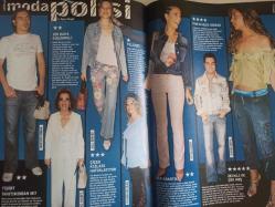 Gala Haftalık Aktüalite Sinema Tiyatro Müzik ve Magazin Dergisi - 1 Haziran 2003 - Esra Balamir - İpek Nurgül - Gülben Ergen - Gülnaz Uyanık - İbrahim Tatlıses - Güher Pekinel - Süher Pekinel - Şifo Mehmet - Funda Barın - Asu Baceoğlu - Leyla Tekül - Banu Zorlu - Selçuk Çobanoğlu - Nurgül Yeşilçay - Atilla Saral - İsmail Boyner - Sibel Karakaşlı - Mahsun Kırmızıgül - Bade İşçil - Mustafa Sandal - İffer Erkuvan - Esra Eron - Serhat Akın - Uğur Ceylan - Cansen Türel - Elif Dağdeviren - Muazzez Ersoy - Sakıp Sabancı - Zafer Civelek - Selami Şahin - Tansa Mermerci - Berna Çelikyılmaz - Dila Şenyol - Tamer Karadağlı - Özge Can - Merih Özkaya - Şenay Akay - Selin Denizli - Melissa Eliyeşil - Serdar Ortaç - Petek Dinçöz - Nilgün Delikan - Aslı Berker - Melike Hasefe - Mustafa Doğan - Gökhan Özen - Simten Danışman - Sertab Erener - Antonio Banderas - Melanie Griffith - Ali Kocatepe fotoğraf ve haberi - Tam Takım Dergi