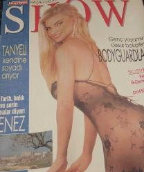 HÜRRİYET GAZETESİ-SHOW EKRAN DERGİSİ-SHOW-DERGİ-10 NİSAN-1993-SAYI:56-KAPAK-FOTOĞRAF-RÖPORTAJ-TANYELİ-BODYGUARDLAR-CESUR BEKÇİLER-SOSYETE-FERYAL GÜLMAN-POLİTİKA-ARZIN MERKEZİ-PEDRO ALMODOVAR-OLİVER STONE--DUSTİN HOFFMAN-NAOMİ CAMPBELL-OSCA-ÖDÜL-JODİE FOSTER-JİRİ BARTA-VİLADİMİR VALEK-SERMİN KARAALİ-GÖBEK DANSI-DANSÖZ-DJ-MUSTAFA SANDAL-ŞEKEROĞLAN-BETER-ROMİNA ÖZİPEK-SERDAR ORTAÇ-PERVİN YAPAR-SERRA HAMMCIOĞLU-SELİM HAMAMCIOĞLU-PAMİRA BEZMEN-CAZIM BEZMEN-ŞEBNEM BERKOL-DİDEM BERKOL-MALKOÇ SUALP-TARKAN SUALP-MERVE KURTTEPELİ-EMRE KURTTEPELİ-SELİN BELİK-MELİS BELİK-ÇOCUKLAR GİBİ-ENEZ-EDİRNE-COSTA RİCA-COCOS-FATMA GİRİK-SEREN SERENGİL-KEMAL SUNAL-CAROLİNE KOÇ