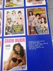 İNCİ VİDEO FİLMCİLİK, H. CAHİT ÖZCAN, ORİJİNAL FİLM TANITIM AFİŞİ / POSTERİ - BÜYÜK BOY - ORİJİNAL - 68 X 50 cm EBADINDA - Original Turkish Big Size Movie Poster - YAŞAR NE YAŞAR NE YAŞAMAZ, ŞENER ŞEN, HALİT AKÇATEPE / ÇARE SENDE ALLAHIM, MÜSLÜM GÜRSES, NEŞE AKSOY, BEHÇET NACAR / SEVİLMEK İSTİYORUM, EKREM BORA, HALE SOYGAZİ / NİHAK, HAKAN BALAMİR, YUSUF SEZGİN, MERAL ORHONSOY / ŞAŞIRTMA BENİ, FERİ CANSEL, SALİH KIRMIZI, ÜNSAL EMRE, REMZİ A. JÖNTÜRK / GÜNAHKAR, OYA AYDOĞAN, DENİZ AKBULUT, SALİH GÜNEY / TİLKİ PAYI, TAMER YİĞİT, NECLA FİDE / SIRA SENDE YOSMAM, TANER YİĞİT, AYNUR AKARSU / AŞK DİLENCİSİ, ÜNSAL EMRE, ADNAN PEKAK, ESER IŞIK, BİLUN NAZLIHAN / ASTRONOT FEHMİ, AYDEMİR AKBAŞ, NECLA FİDE, KARACA KAAN / BEŞİKTEN MEZARA KADAR OKU, YILMAZ ŞERİF, BİRSEN SEN, MEHMETCİK / KUŞKU, ÜNSAL EMRE, MÜGE GÜLER, HADİ ÇAMAN, CANAN CANDAN / ÇILGIN DİLBER, ZERRİN DOĞAN, TARIK ŞİMŞEK