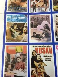İNCİ VİDEO FİLMCİLİK, H. CAHİT ÖZCAN, ORİJİNAL FİLM TANITIM AFİŞİ / POSTERİ - BÜYÜK BOY - ORİJİNAL - 68 X 50 cm EBADINDA - Original Turkish Big Size Movie Poster - YAŞAR NE YAŞAR NE YAŞAMAZ, ŞENER ŞEN, HALİT AKÇATEPE / ÇARE SENDE ALLAHIM, MÜSLÜM GÜRSES, NEŞE AKSOY, BEHÇET NACAR / SEVİLMEK İSTİYORUM, EKREM BORA, HALE SOYGAZİ / NİHAK, HAKAN BALAMİR, YUSUF SEZGİN, MERAL ORHONSOY / ŞAŞIRTMA BENİ, FERİ CANSEL, SALİH KIRMIZI, ÜNSAL EMRE, REMZİ A. JÖNTÜRK / GÜNAHKAR, OYA AYDOĞAN, DENİZ AKBULUT, SALİH GÜNEY / TİLKİ PAYI, TAMER YİĞİT, NECLA FİDE / SIRA SENDE YOSMAM, TANER YİĞİT, AYNUR AKARSU / AŞK DİLENCİSİ, ÜNSAL EMRE, ADNAN PEKAK, ESER IŞIK, BİLUN NAZLIHAN / ASTRONOT FEHMİ, AYDEMİR AKBAŞ, NECLA FİDE, KARACA KAAN / BEŞİKTEN MEZARA KADAR OKU, YILMAZ ŞERİF, BİRSEN SEN, MEHMETCİK / KUŞKU, ÜNSAL EMRE, MÜGE GÜLER, HADİ ÇAMAN, CANAN CANDAN / ÇILGIN DİLBER, ZERRİN DOĞAN, TARIK ŞİMŞEK
