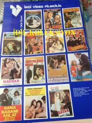 İNCİ VİDEO FİLMCİLİK, H. CAHİT ÖZCAN, ORİJİNAL FİLM TANITIM AFİŞİ / POSTERİ - BÜYÜK BOY - ORİJİNAL - 68 X 50 cm EBADINDA - Original Turkish Big Size Movie Poster - YAŞAMAK SENİNLE GÜZEL, HÜLYA SÜER, TALAT BULUT / YALVARIŞ, ÜMİT TOKCAN, BAHAR ÖZTAN / SARAYLAR MELEĞİ SİNDERELLA, SALİH GÜNEY, SEMA TAMER / ISLAK GÜNEŞ, DENİZ UĞUR, BERHAN ŞİMŞEK / AYŞEGÜL, SEDEF ECER, YILDIRIM ÖNAL / TATLI MELEK, ARZU OKAY, SALİH KIRMIZI, BİLAL İNCİ / BİR ZAMANLAR KARDEŞTİLER, BULUT ARAS, NAZAN SAATÇI, YUSUF SEZGİN, YILMAZ KÖKSAL / HAYDAR, AYDEMİR AKBAŞ, ALEV ALTIN / YAKTIN BENİ DÜNYA, CENGİZ TEKİN, NÜKHET EGELİ / AŞK PENCERESİ, HADİ DUMAN, ZAFER SABA / DELİCESİNE, ORÇUN SONAT, NÜKHET EGELİ / BANA BABAMI ANLAT, BEDRİ AYSELİ, NÜKHET EGELİ / BATAK, NÜKHET EGELİ, TANJU KOREL,TUGAY TOKSÖZ, BEHRAM ŞİMŞEK