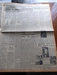 Yeni İstanbul Gazetesi - 13 Aralık 1953 - CHP'nin Malları Tasarısı Yarın Mecliste Görüşülecek - Eisenhower'in Teşebbüsüne Moskova'nın İlk Cevabı - Renkli Atatürk Filmi - Adnan Menderes De Amerika'ya Gidecek - Altın Borcumuz 153 Milyon Liraya Çıktı - Asteğmenler Kore Yolunda - Sedat Simavi Bugün Törenle Toprağa Veriliyor - Hikmet Bayur Ve Arif Hikmet Pamukoğlu Millet Partisini İtham Ettiler - İsmet İnönü - Galatasaray Beyoğluspor'u 7 1 Yendi - Operatör Doktor Cavit Göncer - Gıyas Akdeniz - Süveyş Tahliye Edilirse İsrail'in İstiklali Tehlikeye Girecek - Fenerbahçe Beykoz Amatör Maçı - Baydar Derler - Solist Ergican Saydam- Taklit Kürk Modası - Kısa Moda Haberleri - Lemania Saat - Arı Pirinç Unu - Rally Traş Makinası - Krem Pertev - Minerva Dikiş Makinesi