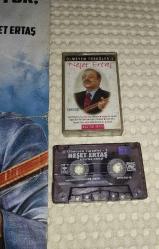 17311-NEŞET ERTAŞ POSTERİ VE ÖLMEYEN TÜRKÜLER-3 KASEDİ