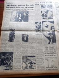 Yeni İstanbul Gazetesi - 8 Aralık 1953 - Bermuda'da Kızıl Çin İle İlgili Müzakereler -  Mao Tse Tung İle Stalin'in Beraber Fotoğrafı - Gandhi'nin En Büyük Eseri Dilimize Çevrildi - Milli Selamet Kanununa Dair Temyiz'in Bir Tefsiri - Atom Çağında Dünyayı Tehdid Eden Tehlikeler - Suad Aray - Jenny Yazan Theodore Dreiser Yazı Dizisi - Haşim Mardin Aleyhine İkinci Dava - Milli Piyango Dün Çekildi - Amerika'da En Fazla Tanınan Memleket Türkiye - Kore'deki Türkler Amerika'nın Sesi Radyosunda Konuşacaklar - Türk Ekspres Bank - Emlak Bankası - Doğubank -  Ankara Radyosu Programı - Balık Bollaştı Fakat - Maraş'ta Bir Dokuma Fabrikası Kuruluyor - Demir Perde Arkasında Komünist Aleyhtarı Gizli Teşekküller de Var Mı - Suni Dişler Hakiki Dişin Yerini Tutuyor - Ingrid Bergman Ve Kocası - Atatürk Kır Koşusu - Fenerbahçe İstanbulspor Maçı Tehir Edildi - Halit Kıvanç Köşe Yazısı - Gripin - Arı Nişastası
