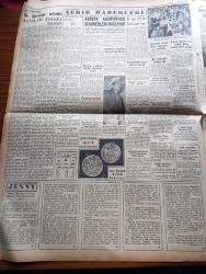 Yeni İstanbul Gazetesi - 4 Aralık 1953 - Mustafa Nermi - Bermuda Konferansı Bugün Toplanıyor - Namık Kemal Günü - İskeçeden Kaçan Türkler - Kızılların Vahşetine Mukabele - 10 Türk Ailesi Suriye'den İltica Etti - Adana Vapurunda Kaçakçılık - Bedri Alogan - Jenny Yazan Theodore Dreiser Yazı Dizisi - Uskumru Akını Başladı - Dün Vefat Eden Süleyman Erguner'in Cenazesi - General Ridgway Kore Katliamı Bu Tarihin En Merhametsiz Ve Amansız Bir Katliamıdır - Eski Dünya Boks Şampiyonu Jack Dempsey Oldu- Mareşal Tito Kupası - İzmir'de Bir Radyo Fabrikası Kuruluyor - Turhan Toker - Denizaltı Silahlarıyla Petrol Aranıyor - Çocuk Sayfası - Beethoven'in Istırabı - Karanlıkta Parlayan Korse İcat Edildi - Vitona Yemek Yağları - Gripin - Arı Unları - Air France