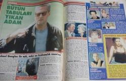 MİLLİYET GAZETESİ-MİLLİYET FİESTA PAZAR DERGİSİ-FİESTA-DERGİ-PAZAR-EK-29 AĞUSTOS-1993-SAYI:6-KAPAK-FOTOĞRAF-RÖPORTAJ-PARİSTE ŞOK-ALKOL-GENÇ KIZLAR-KIŞ MODASI-YVES SAİNT LAURENT-TABU-YIKAN-ADAM-MİCHAEL DOUGLAS-AŞK-SEKS-KISKANÇLIK-SİNEMA-DÜNYA-HABERLER-FRANCESCA DALLERA-WHITNEY HOUSTON-WARREN BEATY-20 MİLYARLIK-KADIN-IMAN-SPOR-FATİH TERİM-AİLE-PAZAR KEYFİ-HAZIR CEVAP-KALPAZANKAYA GAZİNOSU-SAİT FAİK-BURGAZ-DOĞRU-YANLIŞ-STRES-BAŞAĞRILARI-NURSELİ İDİZ-CEM İDİZ-SOSYETE-GÜLER KAZMACI-ORHAN GENCEBAY-SEVİM EMRE-İBRAHİM TATLISES-SERAP AKINCIOĞLU-ŞEBNEM TAN-YAPRAK ÖZDEMİROĞLU-METİN SEREZLİ-NURHAN DAMCIOĞLU-TARIK AKAN-MEHMET MEMİŞ-YASEMİN EVCİM