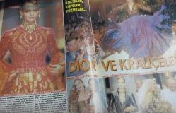 MİLLİYET GAZETESİ-MİLLİYET FİESTA PAZAR DERGİSİ-FİESTA-DERGİ-PAZAR-EK-19 EYLÜL-1993-SAYI:9-KAPAK-FOTOĞRAF-RÖPORTAJ-SOSYETE-HAZIRCEVAP-SABUN KÖPÜĞÜ-BİLİM-SPOR DÜNYASI-SİNEMA-DÜNYA-HABERLER-ARAŞTIRMA-PAZAR KEYFİ-DIOR-KRALİÇELERPARA-ADLİ-HATA-EMİLE ZOLA-AKSESUAR-YUDUM URAS-EROTİZM-KİM BASİGNER-9,5 HAFTA-TEMEL İÇGÜDÜ-MİCHAEL DOUGLAS-SHARON STONE-MEL GIBSON-CONNIE SELLECA-OSMANLI MUTFAĞI-SERKAN REÇBER-ASUMAN ZAİM-BERHAN ŞİMŞEK-BEGÜM ÖZBEK-AYDAN ŞENER-TERCAN-SİBEL GÖKÇE-NAZAN ŞORAY-CANAN MUTLUER-HÜLYA AVŞAR-OSMAN SEDEN-YASEMİN KOŞAL-MEHMET ALİ ERBİL-NERGİS KUMBASAR-ZUHAL OLCAY-KANDIRMACA-BÜLENT ERSOY-