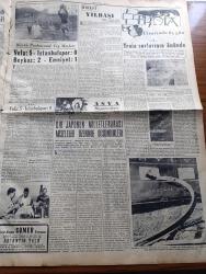 Yeni İstanbul Gazetesi - 12 Mayıs 1952 - Mısır Son İngiliz Tekliflerini Kati Surette Redde Karar Verdi - Mareşal Montgomery Dün Akşam Ankara'ya Geldi - Hamburg Ve Essen'de Komünist Nümayişleri - İsmet İnönü Zonguldak'ta Bir Konuşma Yaptı - Bu Yıl Yeniden 119 Köprü Yaptırılacak - Batı Fransa'da da Uçan Daire Görüldü - Aşık Veysel Jübilesi - Yalancı Yazan Bedii Faik Resimleyen Turhan Selçuk Yazı Dizisi - Adana Vapurundaki Patlama Hadisesi - Cannes Film Festivali Sona Erdi - Serbest Milli Güreş Takımımızın Seçimi - İskenderun'da Petrol Sondajına Son Verilmesi İstendi - İzmir Fuarında Yapılacak Yenilikler - Tütüncüler Federasyonu - Vefa İstanbulspor'u Yendi - Troya Civarında Üç Gün Yazı Dizisi - İstanbul Şehir Tiyatroları - Çapamarka - Zündapp Motosikletleri - Türkiye İş Bankası - Tempo Matador Kamyonetleri Ve Otobüsleri - Gripin