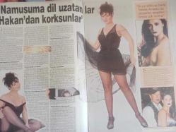 Şamdan Haftalık Aktüalite Sinema Tiyatro Müzik ve Magazin Dergisi - Erkan Özerman - Deniz Akkaya - Kenan İmirzalıoğlu - Metin Şen - Erdal Matraş - Ayşe Özyılmazer - Yonca Evcimik - Harun Özakıncı - Sibel Can - Pınar Dilşeker - Ali Eren - Billur Kalkavan - Rıza Öziş - Dilek Toner - Celal Çapa - Francois Steiner - Sedef Baran - Turhan Kaşo - Arda Aygen - Sevin Ormancı - Feryal Gülman - Aylin Okday - Çiğdem Kayalı - Güliz hasman - Galip Bilgin - Ayşegül Toplusoy - Korel Kubilay - Çiğdem Kayalı - Okan Bayülgen - Funda Gürdağ - Serdar Ortaç - Şebnem Dinçgör - Ela Koşar - Deniz Seki - Eyşan Özhim - Gökberk Ergenekon - Murat Karahan - Sibel Can - Jülide Ateş - Yeşim Salkım - Hande Ataizi - Fedon - Fikret Alper - Candan Erçetin - Özlem Nargas - Kamran İnce - Reyhan Karaca - Esin Engin - Başak Koçoğlu - Metin Fadıllıoğlu - Gülsevim Bozer - Helin Avşar - Hülya Avşar - Kemal Taner - Dergi Tam Değildir Sadece 20 Sayfası Mevcuttur - Dergi Kapağı Yoktur - Bazı Sayfalarda Kesik Mevcuttur
