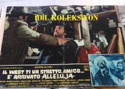 Batı Sana Dar Gelecek Arkadaş, ORİJİNAL İTALYANCA WESTERN SİNEMA BEZ AFİŞİ - Il west ti va stretto amico... è' arrivato alleluja, 1972, FİLM BEZ AFİŞİ / POSTERİ - BÜYÜK BOY - ORİJİNAL - 66 X 45 cm EBADINDA - Original Turkish Big Size Movie Poster -  Giuliano Carnimeo, Tito CarpiIngo Hermes, Giovanni Simonelli, George Hilton, Agata Flori, Raymond Bussières, Umberto D'Orsi, Michael Hinz, Aldo Barberito, Roberto Camardiel, Paolo Gozlino, Riccardo Garrone, Lincoln Tate, Renato Baldini, Nello Pazzafini, Peter Berling, Martial Bresson, Adriana Facchetti, Mara Krupp, Lars Bloch, Fortunato Arena, Luigi Antonio Guerra, Gianni Pulone, Paolo Magalotti