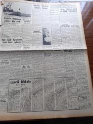 Yeni İstanbul Gazetesi - 8 Nisan 1953 - Mustafa Nermi - Tahran'da Yeniden Karışıklık Başladı - Rusya'nın Barış Politikası - Dumlupınar Gemisi Batarken Şehit Olan Ulvi Erhazar - Amiral Carney Dün İstanbul'a Geldi - Amerikan Başkanı Eisenhower Birleşmiş Milletler'in Kore'den Çekilmeyeceğini Söyledi - Küçük İnsanlar Yazan Faik Baysal Yazı Dizisi - Edebiyat Günü'ne Gösterilen Alaka - Operatör Cemil Topuzlu İçin Yapılacak Tören - Türkiye Ekonomisi - Bizans Etüdleri Kongresi Selanik'te Toplanıyor - Gölcük'te Dumlupınar Şehitleri Dün Anıldı - Anıtkabir Atatürk Ormanı - Times'in Türkiye Hakkındaki Dikkate Değer Makalesi - Hikaye İstanbul Hasreti Yazan Ali N. Seden - Türkiye İş Bankası Raporu Üzerinde Tahliller - Büyük Röportaj Serisi İslam Memleketleri Yazan Fikret Adil Yazı Dizisi - Fransa'nın En Gözde Yıldızı Martine Carol - İtalya Seçim Kanunu Zorla Mı Kabul Edildi - Ankara Sigorta - Arı Bisküvileri - Parker 51 Dolmakalemi - Miele Çamaşır