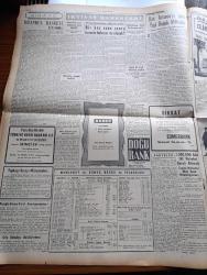 Yeni İstanbul Gazetesi - 9 Nisan 1953 - Londra'da Bir Tren Faciası -Mustafa Nermi - İran Saray Nazırı Hüseyin Ala Doktor Musaddık'a Cevabı - Dumlupınar Denizaltısı 47 Kulaç Derinlikte Bulundu - Münhal Bakanlıklara Yeni Tayinler Yapıldı - Fethi Çelikbaş - Celal Yardımcı - Rıfkı Salim Burçak - Emin Kalafat - Boğazlar ve Trakya Savunma Planları - Küçük İnsanlar Yazan Faik Baysal Yazı Dizisi - Muallimler Birliğinde Dün Bazı Mühim Kararlar Alındı - Galata Köprüsü Esaslı Şekilde Tamir Edilecek - Lanetli Mahalle Yazan Mehmet Davaz Yazı Dizisi - İskenderun'da Komünist Faaliyeti Gösteren Biri Yakalandı - Amerikalı Konserve Uzmanı Türkiye'ye Geliyor - Sovyet Rusya Turist Kabul Edecek Mi - Hikaye İstanbul Hasreti Yazan Ali N. Seden - Büyük Röportaj Serisi İslam Memleketleri Yazan Fikret Adil Yazı Dizisi - Genç Milli Takımımızın Brüksel'deki Başarısı - Tahmis Sokağında Birkaç Saat - İngiliz Lig Maçlarında Son Vaziyet - Philips Radyo - Gripin - Ziraat Bankası
