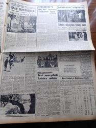 Yeni İstanbul Gazetesi - 9 Nisan 1953 - Londra'da Bir Tren Faciası -Mustafa Nermi - İran Saray Nazırı Hüseyin Ala Doktor Musaddık'a Cevabı - Dumlupınar Denizaltısı 47 Kulaç Derinlikte Bulundu - Münhal Bakanlıklara Yeni Tayinler Yapıldı - Fethi Çelikbaş - Celal Yardımcı - Rıfkı Salim Burçak - Emin Kalafat - Boğazlar ve Trakya Savunma Planları - Küçük İnsanlar Yazan Faik Baysal Yazı Dizisi - Muallimler Birliğinde Dün Bazı Mühim Kararlar Alındı - Galata Köprüsü Esaslı Şekilde Tamir Edilecek - Lanetli Mahalle Yazan Mehmet Davaz Yazı Dizisi - İskenderun'da Komünist Faaliyeti Gösteren Biri Yakalandı - Amerikalı Konserve Uzmanı Türkiye'ye Geliyor - Sovyet Rusya Turist Kabul Edecek Mi - Hikaye İstanbul Hasreti Yazan Ali N. Seden - Büyük Röportaj Serisi İslam Memleketleri Yazan Fikret Adil Yazı Dizisi - Genç Milli Takımımızın Brüksel'deki Başarısı - Tahmis Sokağında Birkaç Saat - İngiliz Lig Maçlarında Son Vaziyet - Philips Radyo - Gripin - Ziraat Bankası