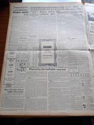Yeni İstanbul Gazetesi - 13 Nisan 1953 - Sovyet Rusya İngiltere İle Anlaşmak İstiyor - CHP Genel Sekreteri Kasım Gülek'in Mersin'deki Ağır İthamları - Amerika Yakınşarka Yardımlar Arttırılacak - Anadolu Ajansı Taşlandı - Kore'de Esir Mübadelesi 20 Nisan Günü Başlıyor - Ecnebi Mektepleri - İstanbulumuzun Fetih Yıldönümü İle İlgili Kongre - Devrim Ocaklarının Mühim Bir Kararı - Mustafa Nermi - Küçük İnsanlar Yazan Faik Baysal Yazı Dizisi - Fenerbahçe'de Yeni Açılan Kulüplere 104 Tekne Hediye Edildi - Komünistler Ellerindeki Esirlere Daimi Baskı Yapıyor - Dumlupınar Denizaltısı Şehitleri İçin Mevlit - Zenci Kız Kansas Şehri Belediye Başkanlığına Seçildi - Azra Bora - Hüseyin Avni Şanda - Ankara İstanbul Radyosu Programı - Büyük Röportaj Serisi İslam Memleketleri Yazan Fikret Adil Yazı Dizisi - Çanakkale Kupasında Vefa Beşiktaş'ı 3 2 Mağlup Etti - Galatasaray Ankaragücü'nü 3 2 Yendi - Jawa Motosikletleri - Arı Bisküvileri
