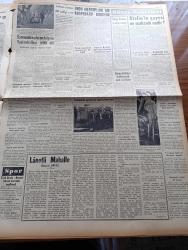 Yeni İstanbul Gazetesi - 4 Mart 1953 - Mustafa Nermi - İran'da Tudeh'ciler Parlamento Binasına Hücum Ettiler - İran'ın Tehlikeli Durumu - Başbakan Adnan Menderes'in 3. Basın Toplantısı - Malatya'da Ahmet Emin Yalman'a Yapılan Suikast Hadisesi - Necip Fazıl Kısakürek - Hüseyin Üzmez - Cevat Rıfat - Turistlerin Ayasofya Müzesi Ziyareti - Hasan Fehmi Ustaoğlu'nun Zafer Gazetesi Aleyhine Açtığı Dava - Büyük Kardeşim Atatürk Anlatan Makbule Atadan Yazı Dizisi - Küçük İnsanlar Yazan Faik Baysal Yazı Dizisi - Vali Fahrettin Kerim Gökay Amerika'ya Davet Edildi - Lanetli Mahalle Yazan Mehmet Davaz Yazı Dizisi - Atom Silahları Kullanacak Özel Birlikler - Stalin'in Gayesi Ve Maksadı Nedir - Doğubank - İstanbul Şehir Tiyatroları Programı - Memleket Ve Dünya Borsa Ve Piyasaları - İsrail Mektupları 2 Yazan Mirza Gökgöl - Amerikalı Opera Yıldızı Bir Zenci Lenora Lafayette - Çapamarka - Dermojen - Minerva Dikiş Makinesi - Gripin - Puch Motosikletleri - Türkiye İş Bankası