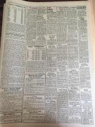 YENİ SABAH GAZETESİ  30 MAYIS 1962  YIL :25 SAYI :8336--AP Grubunda Dün Kavga Çıktı --YTP İhtilal  edebiyatına karşı   Hükümeti  vazifeye çağırdı --27 Mayıs Nutukları Yüzünden Senatoda  Gürültü Çıktı --Tıp Fakültesi  Profesörleri  Dün İkinci Bir Dekan  Seçti --Bir  fabrikada  220 kişi  dün  grev  yaptı ---Kongrede ne imiş :Siyavuşgil --Liz 'i  yılan soktu film bitti ---843 bin İngiliz  Ruhsuz  Şehirde Niçin  Yaşıyor ?---Beşiktaş  ,Karagümrükten  Tek Puanı  Çok Güç Aldı :2-2--Beykoz ,Y.Direk i Farklı Yendi :5-1--Türk  -Yunan Ordu Maçı  Atina da Oynanıyor --Şili de  maç bugün başlıyor --Büyük Favori :Brezilya ---Adana da  olanlarda  siyasi mahkum  sayılıyor --Arkeoloji  Hazineye  Ortak Çıktı --Kalpazanların  imalathanesi  de  nihayet basıldı --